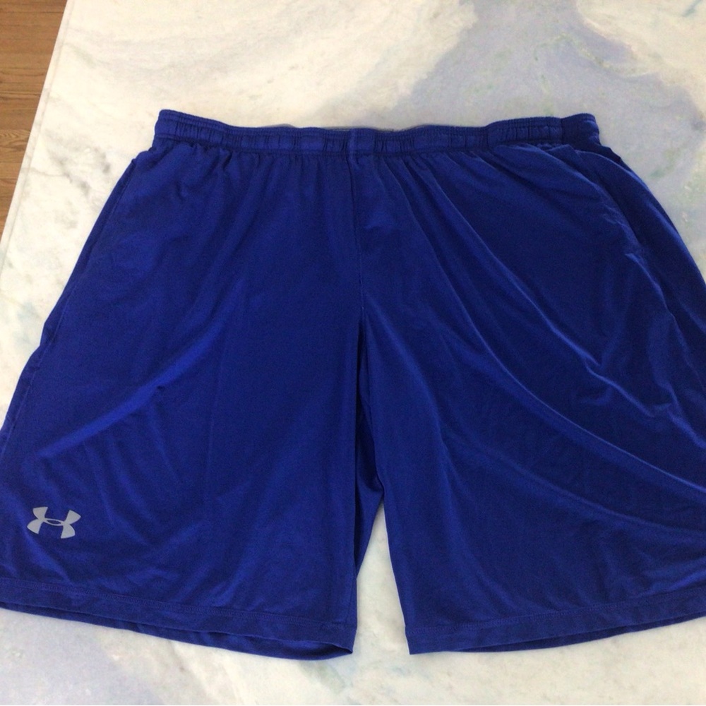 Mens Under Armour Loose Fit shorts. Size 4XLT. Big/Tall. Royal Blue. VG cond.